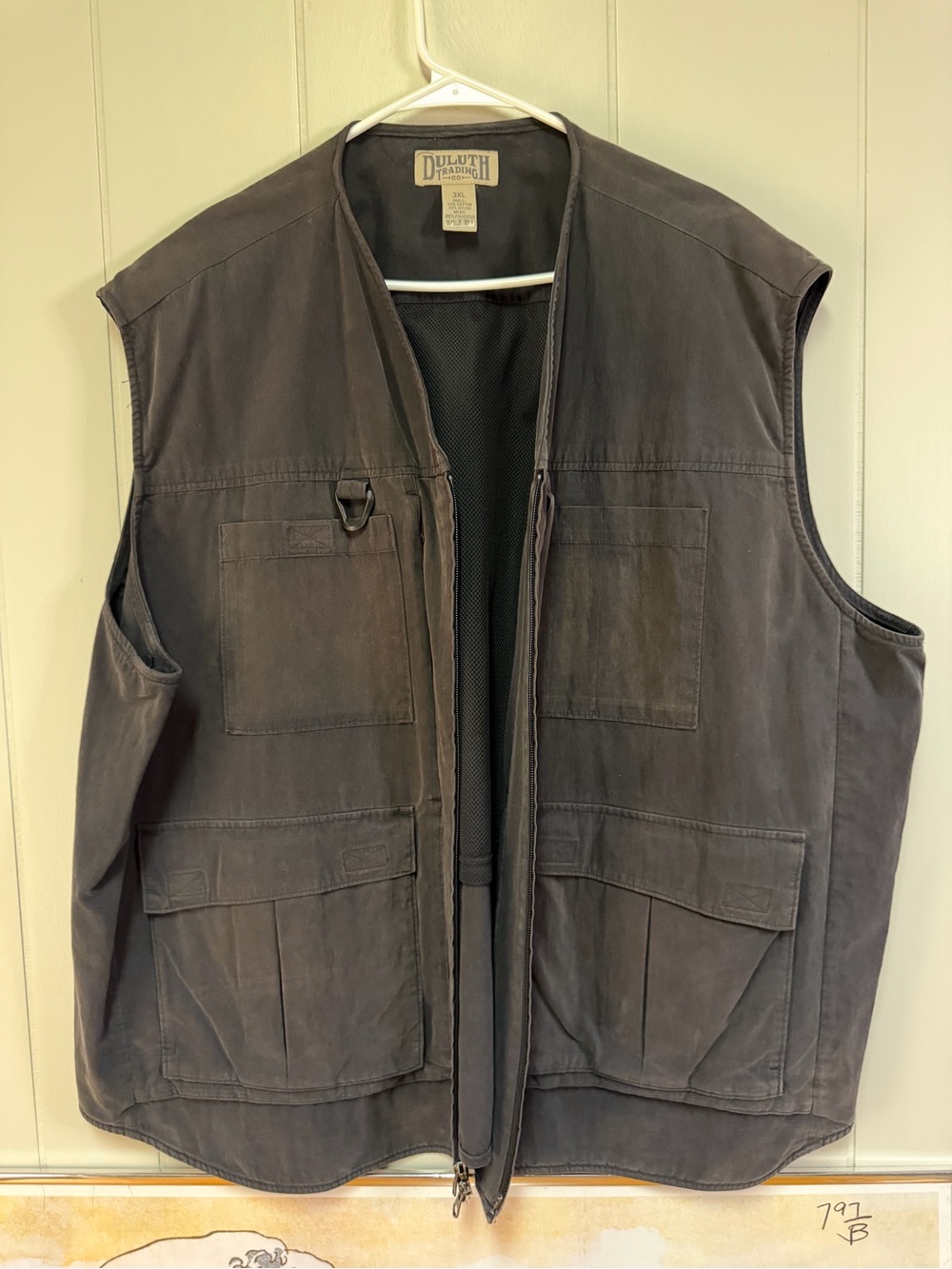 Duluth Trading Co Men's Workwear Vest in Charcoal